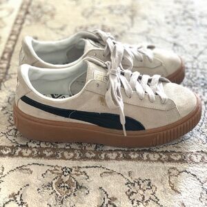 PUMA suede leather gum sole platform sneakers 8.5